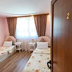Dinaya Ferienhaus *
