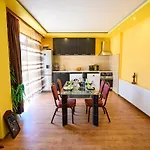 Dinaya Ferienhaus
