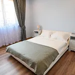 Dinaya Ferienhaus *