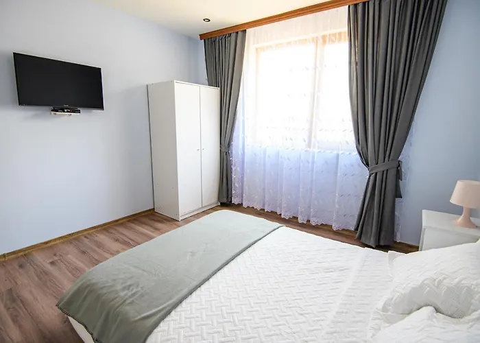 Dinaya Case de vacanță