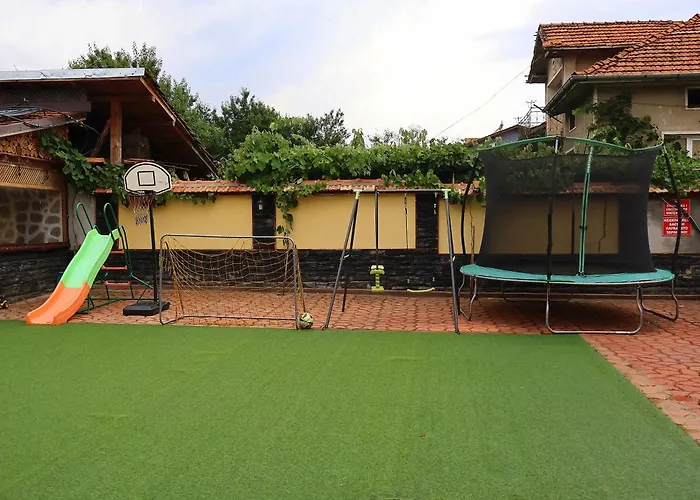 Dinaya Case de vacanță